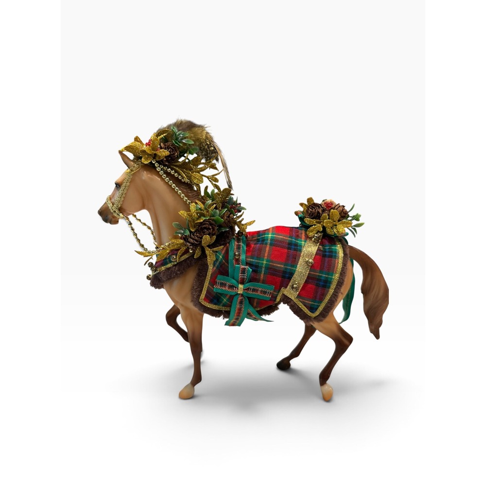 Breyer Woodland Splendor 2016 Holiday Horse Christmas Collectible 700120